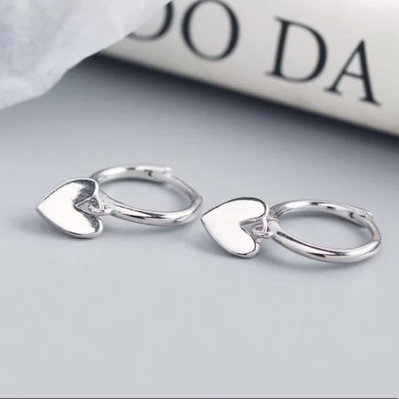 NEW 925 STERLING SILVER HEART HOOP EARRINGS, NICE EARRINGS, CUTE EARRINGS - Picture 2 of 7